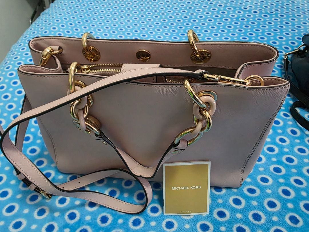 MK pre-loved item (Category: Luxury Bags & Wallets) located in Quezon City. Submitted by didith121 (Listing ID 1436469737, Image 3). Description: .