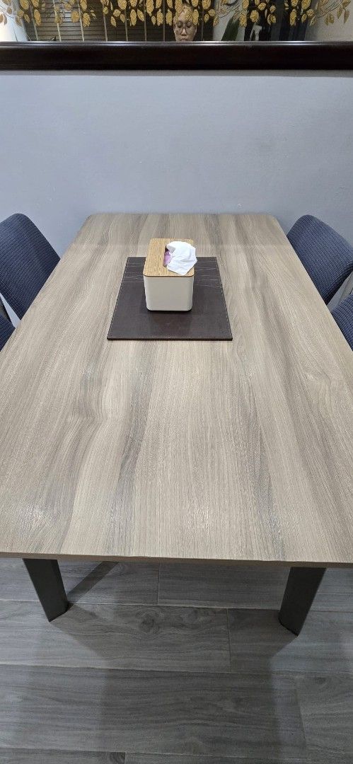 Modern Dining Table446712584288358401