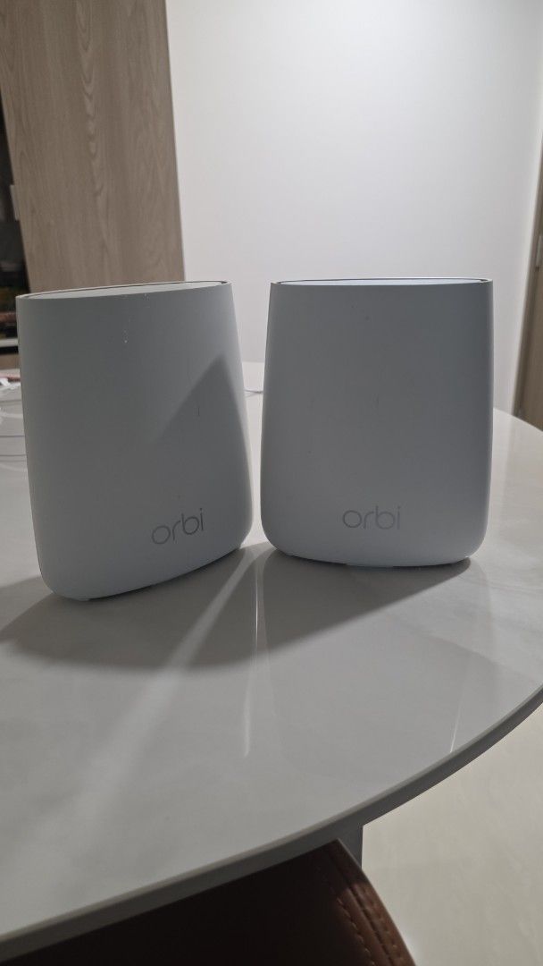 Netgear Orbi RBK20 WiFi Router - Excellent Condition