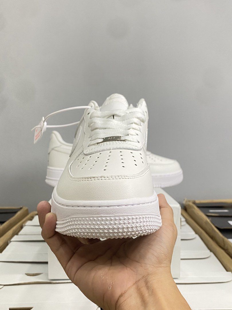 Nike Air Force 1 White (Category: Sneakers) located in Manila. Submitted by _ejbrix21 (Listing ID 1436366593, Image 3). Description: - Nike Air Force 1 FOR MEN N WMNS SIZE 1699 only (reps).