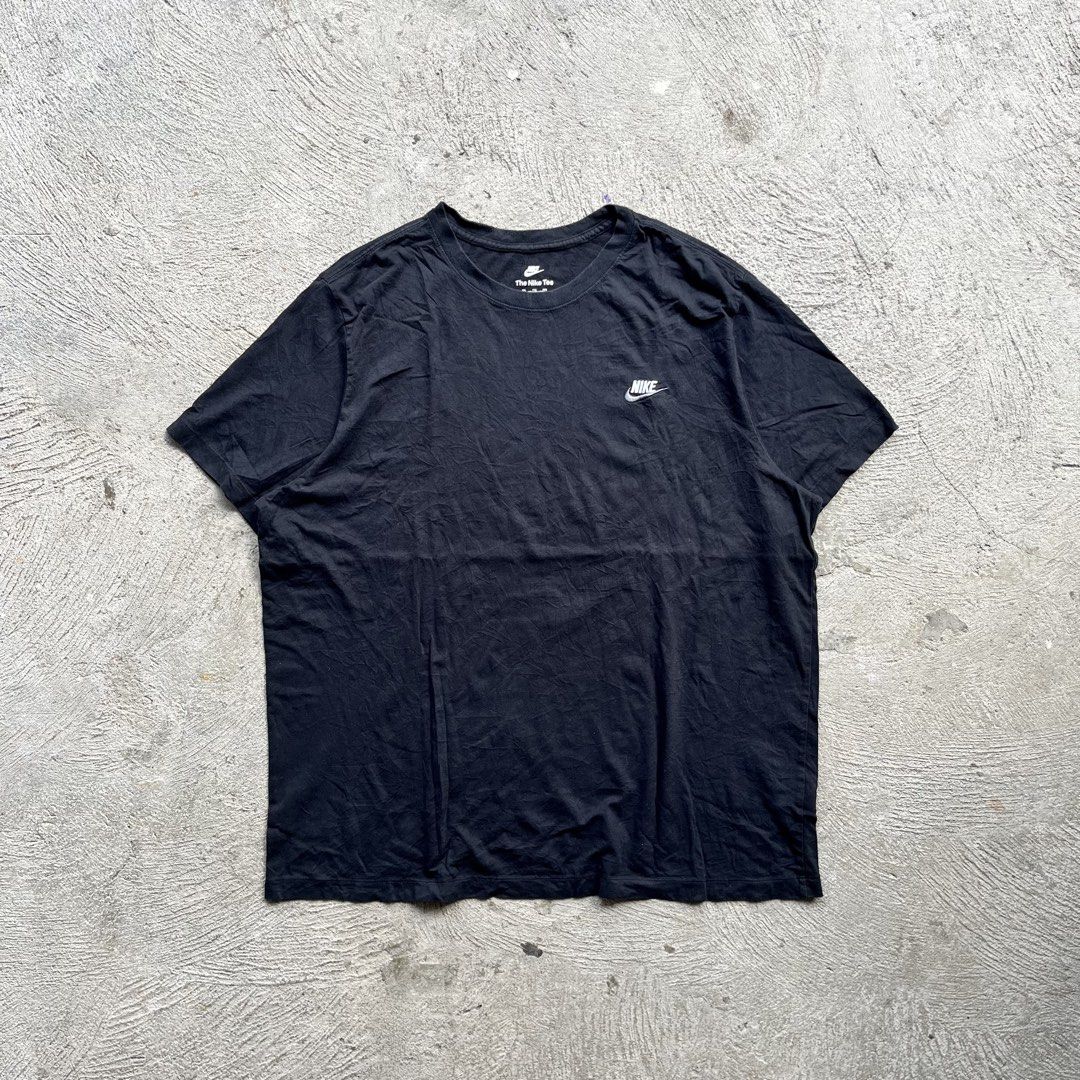 Nike Embroidered Black Shirt (Category: Tshirts & Polo Shirts ) located in Batangas. Submitted by _thriftxplug (Listing ID 1436364937, Image 1). Description: Nike Embroidered Black Shirt Size: 2XL Width 26 x 30 Length No issue As new condition Grab: ₱399.
