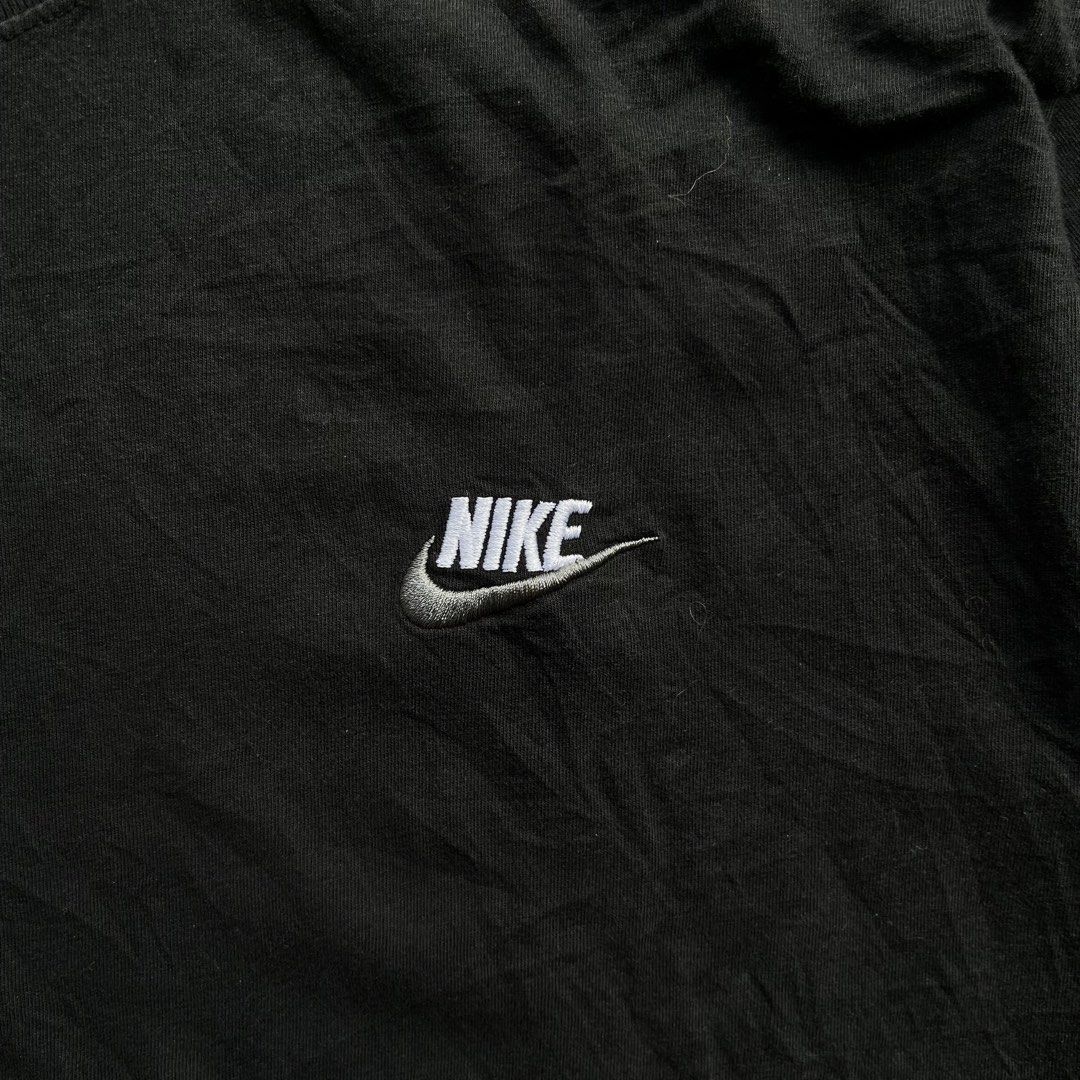 Nike Embroidered Black Shirt (Category: Tshirts & Polo Shirts ) located in Batangas. Submitted by _thriftxplug (Listing ID 1436364937, Image 2). Description: Nike Embroidered Black Shirt Size: 2XL Width 26 x 30 Length No issue As new condition Grab: ₱399.