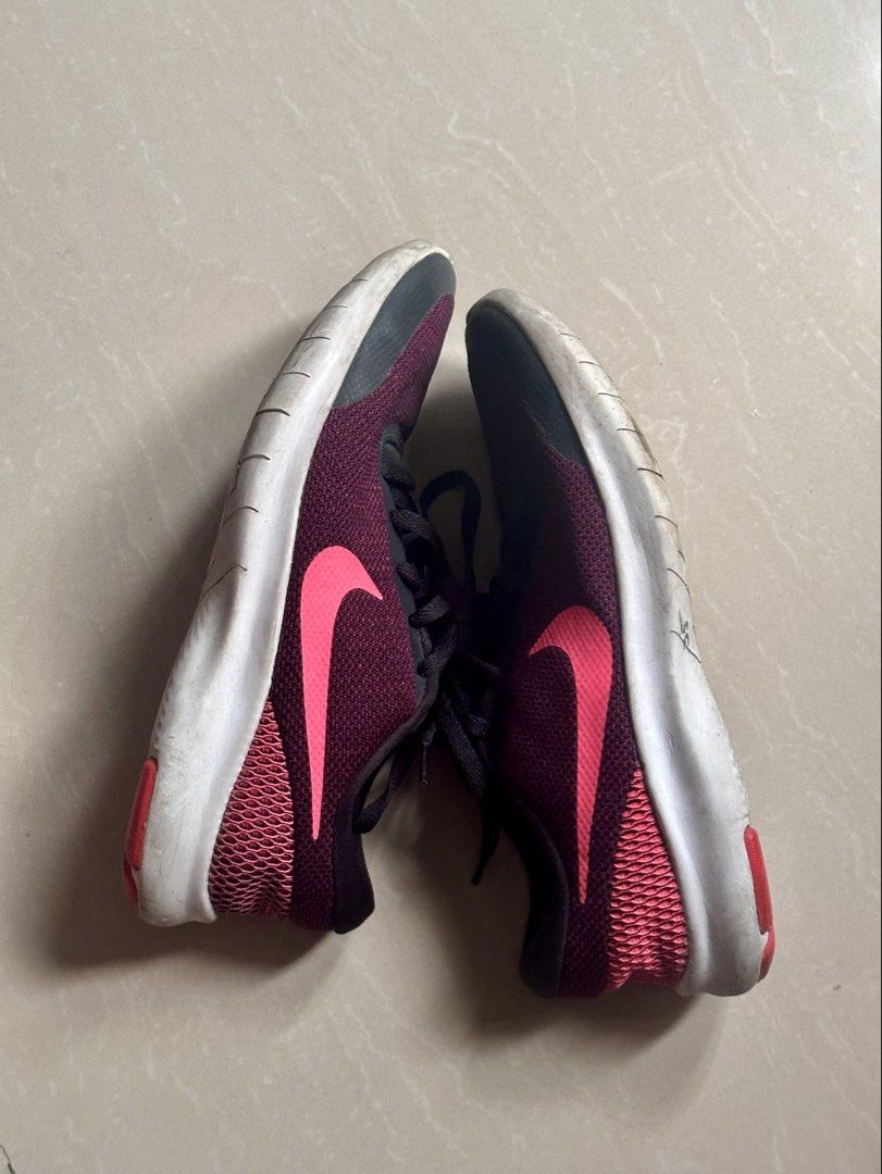 Nike Flex Experience Run 7 - Women's Size 8 (Category: Sneakers) located in Quezon City. Submitted by sushixiao (Listing ID 1436348489, Image 3). Description: - Nike Flex Experience Run 7 - Maroon and pink colorway - US size 8, UK 5.5, EUR 39 - Pink Nike swoosh - Made in Indonesia - Mesh upper - White sole with wear.