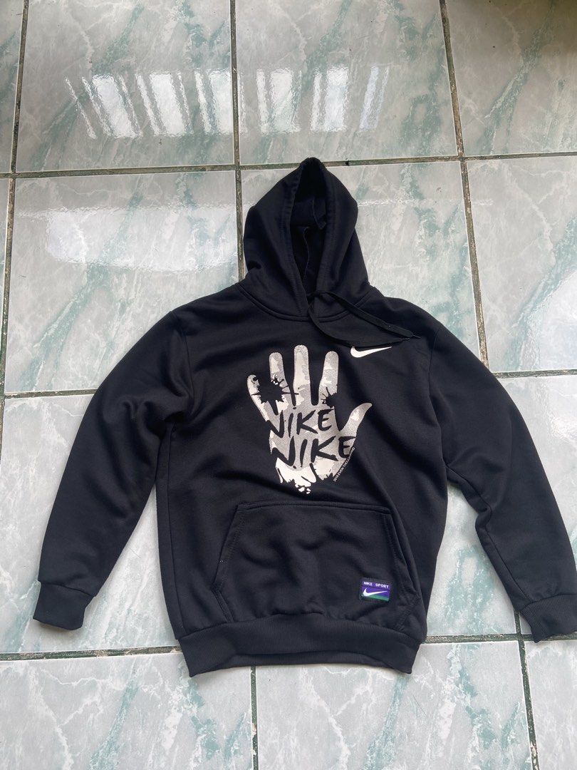 Nike Hand Graphic Hoodie (Category: Hoodies) located in Lipa City. Submitted by krc102938 (Listing ID 1436350873, Image 2). Description: L: 24.5 inches W: 20 inches Sleeve Length: 22 inches WORN TWICE.