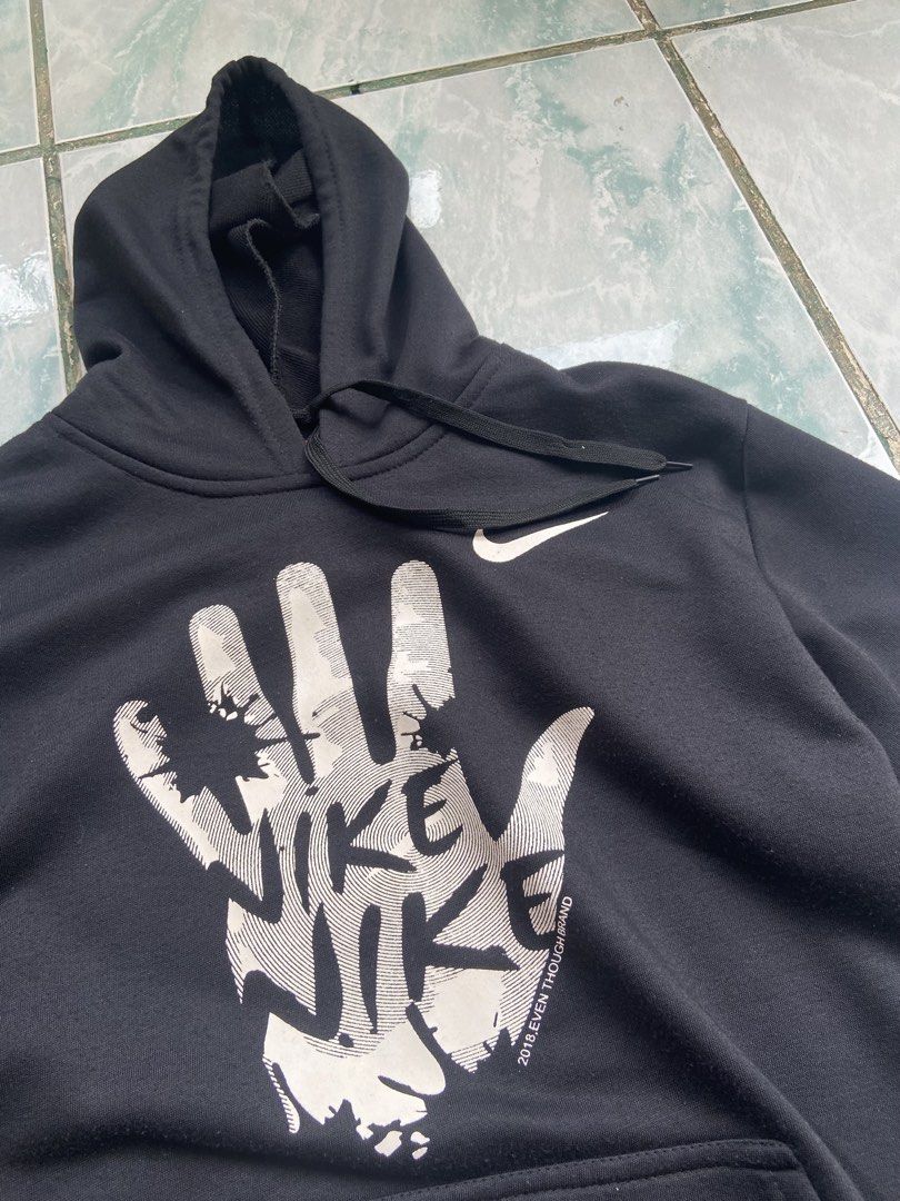Nike Hand Graphic Hoodie (Category: Hoodies) located in Lipa City. Submitted by krc102938 (Listing ID 1436350873, Image 1). Description: L: 24.5 inches W: 20 inches Sleeve Length: 22 inches WORN TWICE.