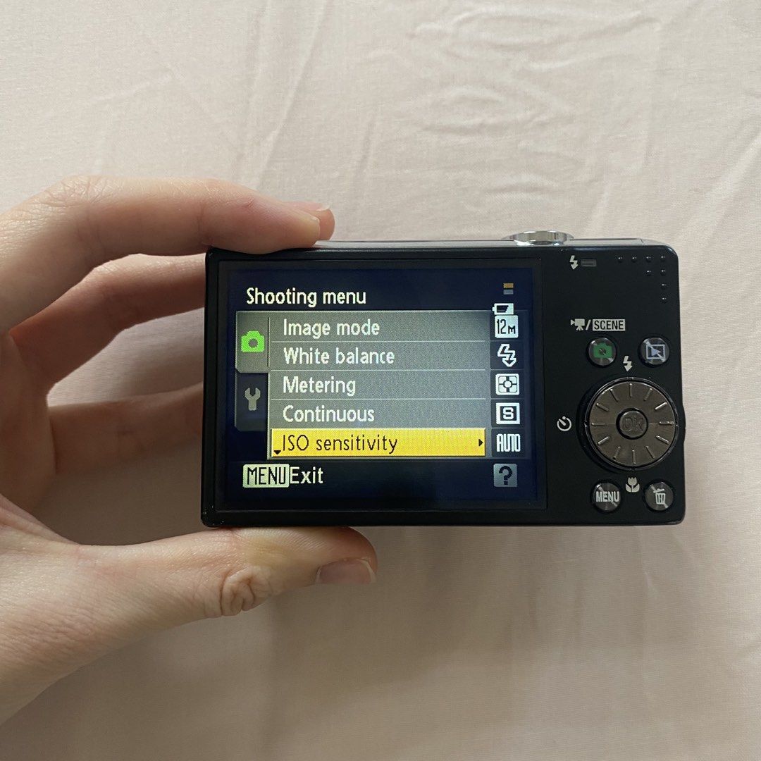 nikon coolpix s620 (Category: Cameras) located in San Fernando. Submitted by figvre8 (Listing ID 1436338171, Image 2). Description: !!! LAST PRICE !!! nikon coolpix s620 inclusions: > battery > charger > sd card > card reader (type c) > camera body issues: > preview & camera mode button: not working anymore ❌ > shutter spring came lose (fixed through sticking) * working fine now but still needs repair * still takes high quality pictures sample pi