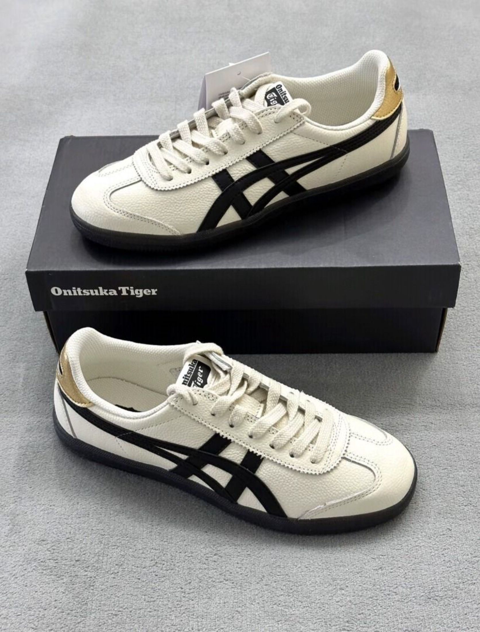 Onitsuka Tiger Tokuten Canvas Synthetic Leather 's and 's Same Style White Black (Category: Sneakers) located in Singapore. Submitted by powildrabbitng (Listing ID 1436320525, Image 1). Description: 【Item Details】 🏷 Brand: Onitsuka Tiger 👟 Model: Onitsuka Tiger Tokuten Canvas Synthetic Leather 's and 's Same Style White Black 📋 Condition: Brand New 📦 Order Flow 1️⃣ Place order 2️⃣ ~3 days photo confirmation 3️⃣ You approve → I ship (J&T/Ninja