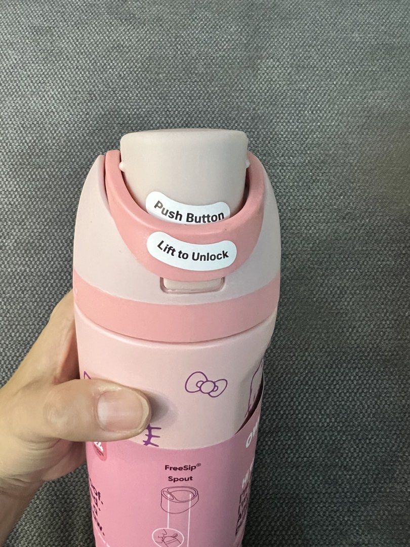 Owala FreeSip Pink Hello Kitty Water Bottle - 24oz/710 - Box Slightly Damage446879606695546884