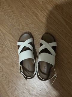 (Category: ) located in . Submitted by fourpurse.ph (Listing ID 1436384773, Image 1). Description: .