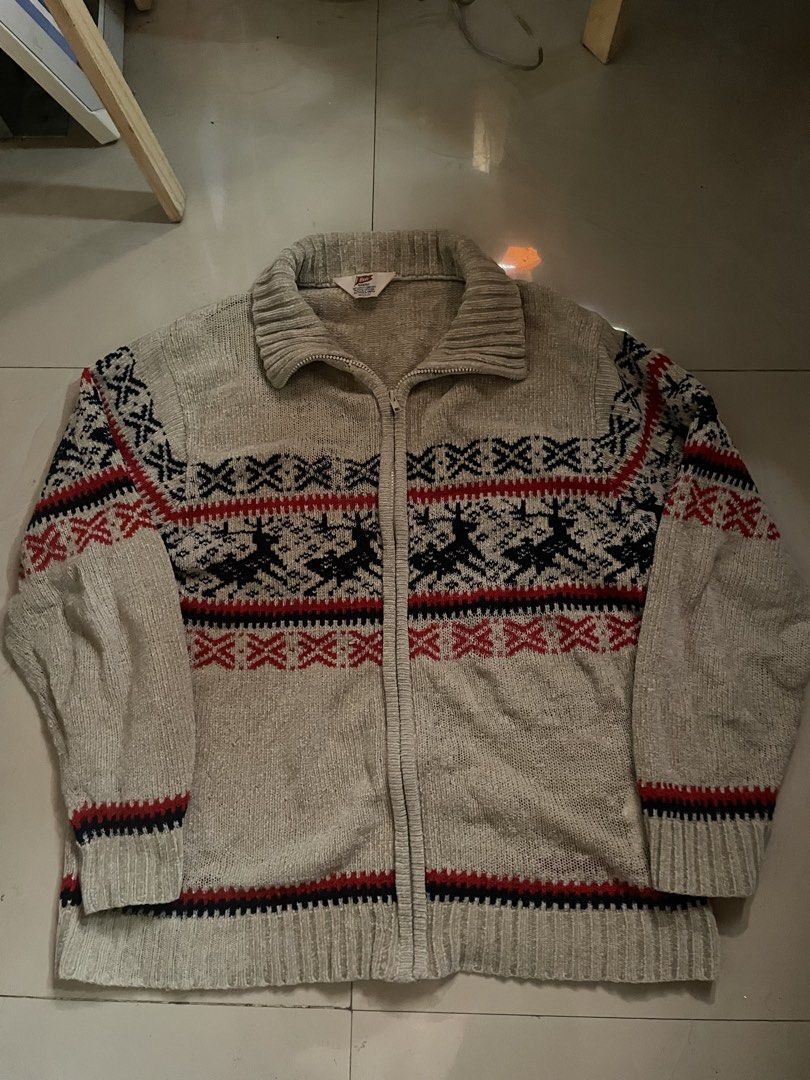 Plevo Knitted Winter Sweater (Category: Coats, Jackets and Outerwear) located in Malaybalay. Submitted by mo0rph (Listing ID 1436466335, Image 1). Description: 27Lx22w 23 sleeves Comfy good for rainy season Add sf 120 Mindanao jnt Gcash.