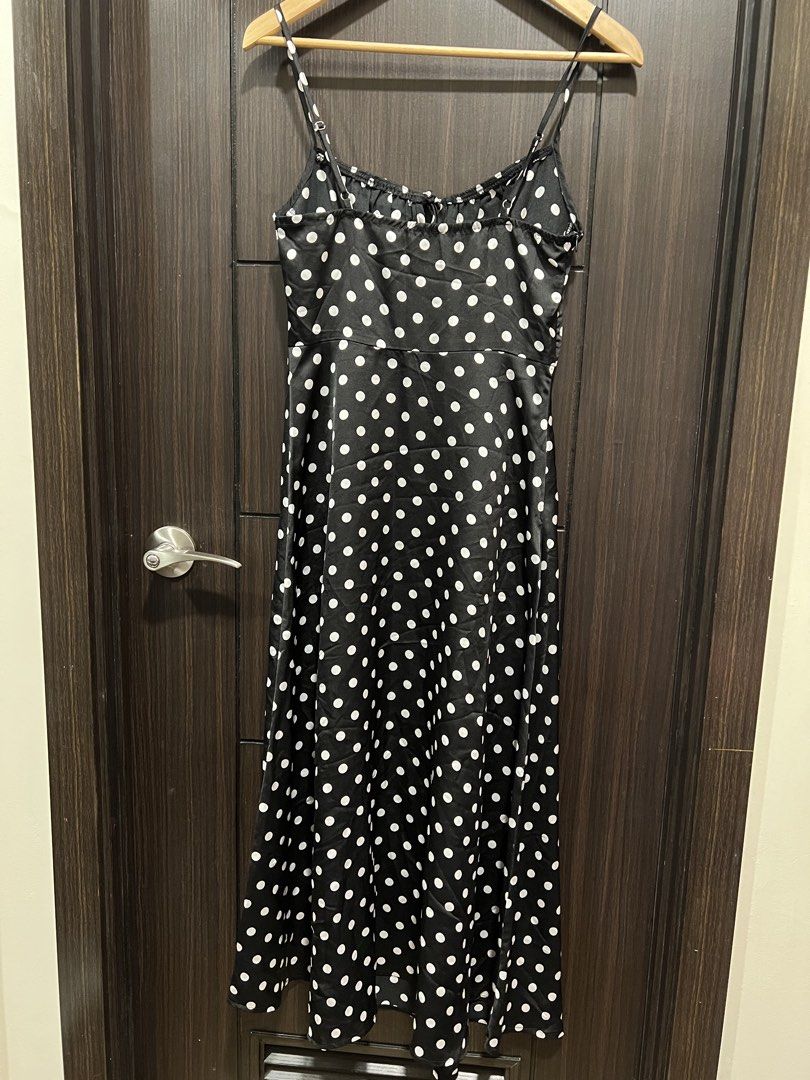 Polka Dot Black Long Silk Dress (Category: Dresses) located in Quezon City. Submitted by ccloset.cleanup (Listing ID 1436413519, Image 2). Description: ❌ I WILL NOT REPLY TO LOW BALLERS 📣NO WHEN WORN PHOTOS, since flat-lay measurements are provided 🛵Mode of Delivery: Only Lalamove, Grab, or Angkas *Booking & Shipping fees, booked and shouldered by the Buyer* 💰Mode of Payment: GCash or Bank Transfer (BDO or BPI) *Payment Before Shipping* *No Re