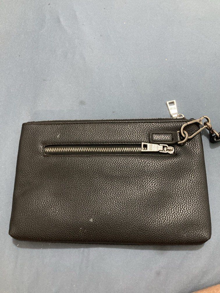 Prada clutch (Category: Luxury Bags & Wallets) located in Paniqui. Submitted by swiftdragon.c69cc8 (Listing ID 1436398515, Image 3). Description: .