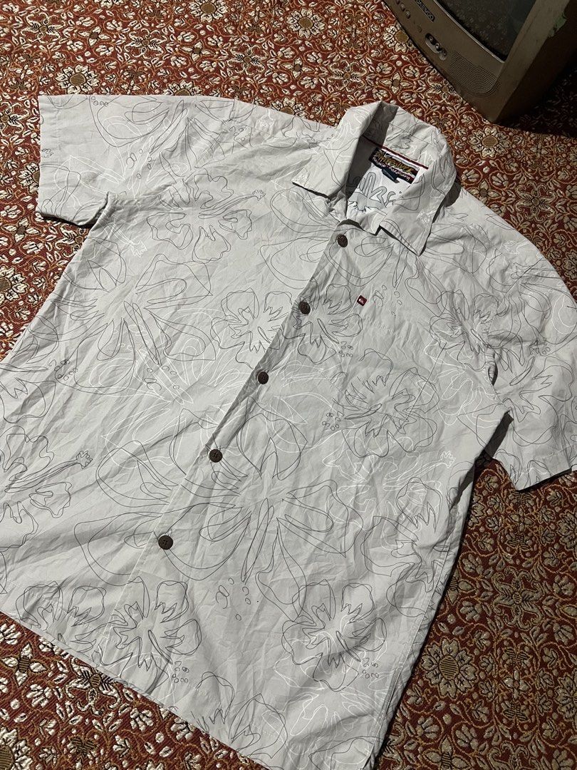 Quiksilver Hawaiian Shirt (Category: Tshirts & Polo Shirts ) located in San Pedro. Submitted by drip_from_thrift (Listing ID 1436389368, Image 2). Description: Brand: QuickSilver(13) Color Rate: 9 Conditions: 9 Dimes: 22.5 by 28 Size on Tag: Issue: .