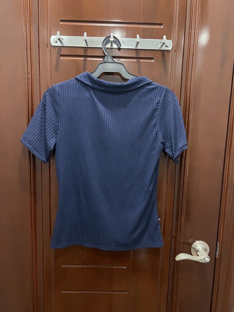 Regatta Navy Blue Ribbed Top - Small (Category: Blouses) located in Manila. Submitted by limonee (Listing ID 1436394532, Image 3). Description: RFS: decluttering Loc: Tondo MOP: GCash, Maribank, Maya MOD: J&T, Lalamove, Grab.