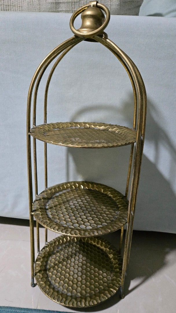 Rustic 3-Tier Gold Dessert Stand446646795266304002