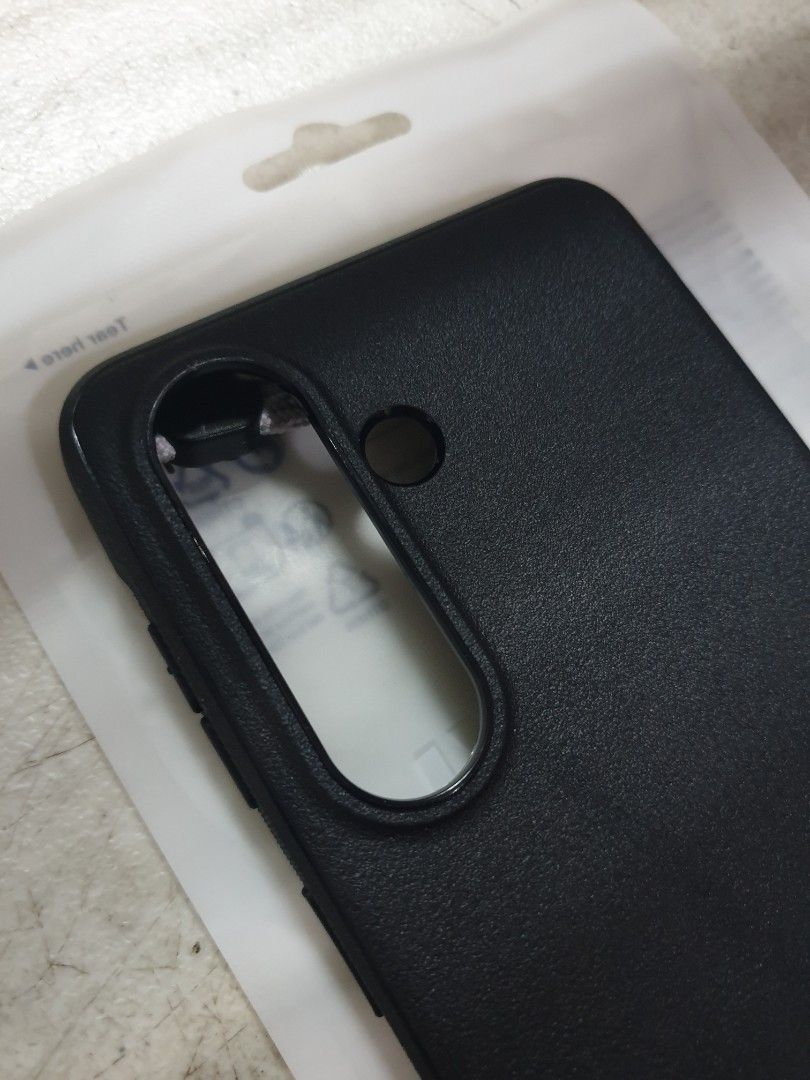 S26 Ringke Case Onyx Magnetic Black Opened Packaging Negotiable (Category: Cases & Sleeves) located in Cainta. Submitted by nighelking (Listing ID 1436331771, Image 3). Description: Good condition pa po kahit opened packaging na Ringke Case made in Korea Compatible S26 base MagSafe Compatible.