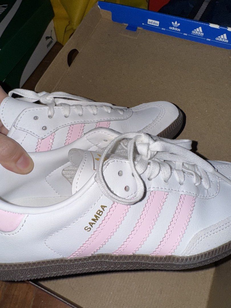 SAMBA OG J US 5 - white/pink gum (Category: Sneakers) located in Quezon City. Submitted by charlongbao (Listing ID 1436368912, Image 2). Description: Used 3 times.