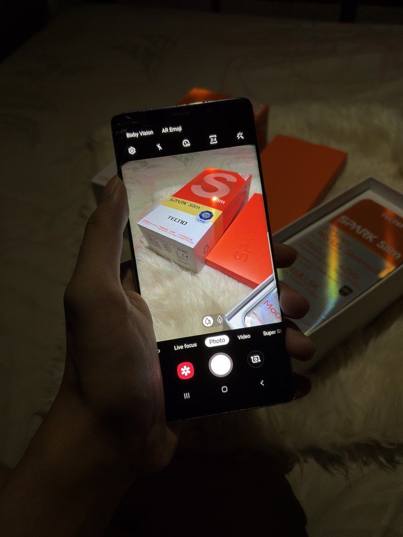 Samsung Galaxy Note 8 (Category: Samsung) located in Manila. Submitted by swiftstone.f15c78 (Listing ID 1436431452, Image 3). Description: There's crack lang sa top pero the unit works fine! Case and tempered super goods na niya. May last price pa just message me..