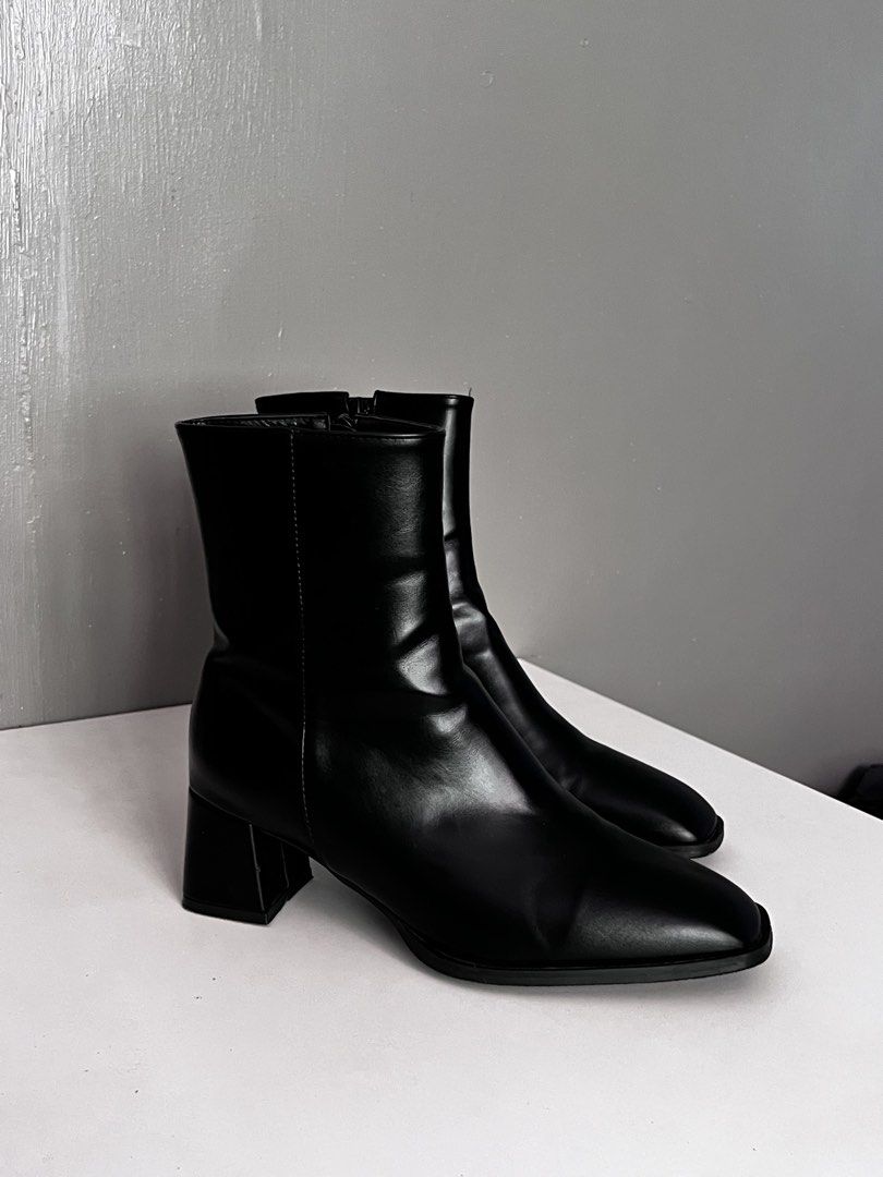 RUSH Sappun Square Toe Ankle Boots (Category: Boots) located in Taytay. Submitted by zdeclut (Listing ID 1436377528, Image 3). Description: - Sappun ankle boots - bought from Korea - condition 9/10 - lightweight to use for daily walks - Black color - Square toe design - Block heel - Side zipper for easy wear - Size: 250mm .