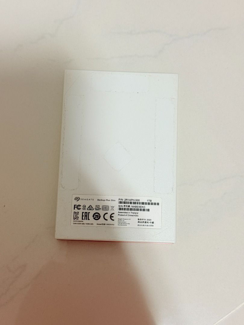 Seagate Backup Plus Ultra Slim 1TB - Red446682771437670401