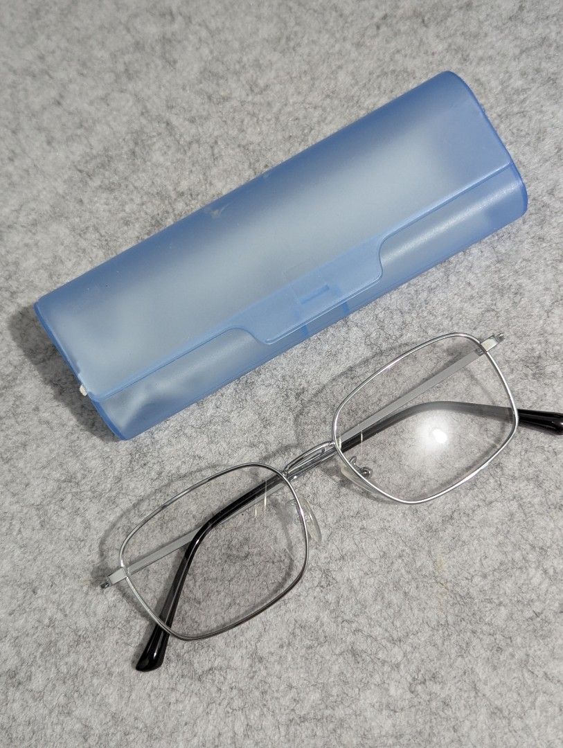 Silver Photochromic Graded Glasses (-100) (Category: Sunglasses & Eyewear) located in Pasig City. Submitted by igustnik (Listing ID 1436390190, Image 1). Description: Lenses can be replaced (-100) grade Anti-Radiation.