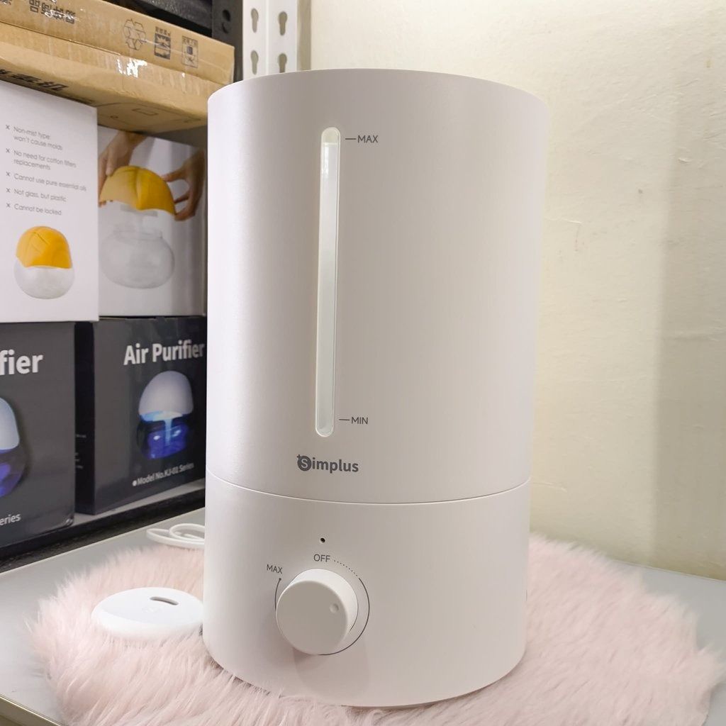 SIMPLUS Multi-Mode Ultrasonic Humidifier 4.5L (Category: Air Purifiers & Dehumidifiers) located in Cebu City. Submitted by hhatelier (Listing ID 1436310212, Image 2). Description: - White Dimplus humidifier - Adjustable mist output via dial - Water level indicator - Separate lid for easy filling - Includes power cord - Ideal for home and office use FEATURES: ♥️4.5L Large Water Tank Supports up to 26 hours of continuous operation, reducing frequen