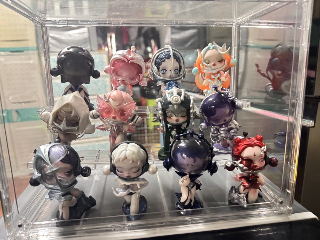 Skull Panda Set (Category: Toys & Games) located in Manila. Submitted by aryaaaaaaas (Listing ID 1436463902, Image 1). Description: Selling as set, free acrylic case. meron pa ring box.