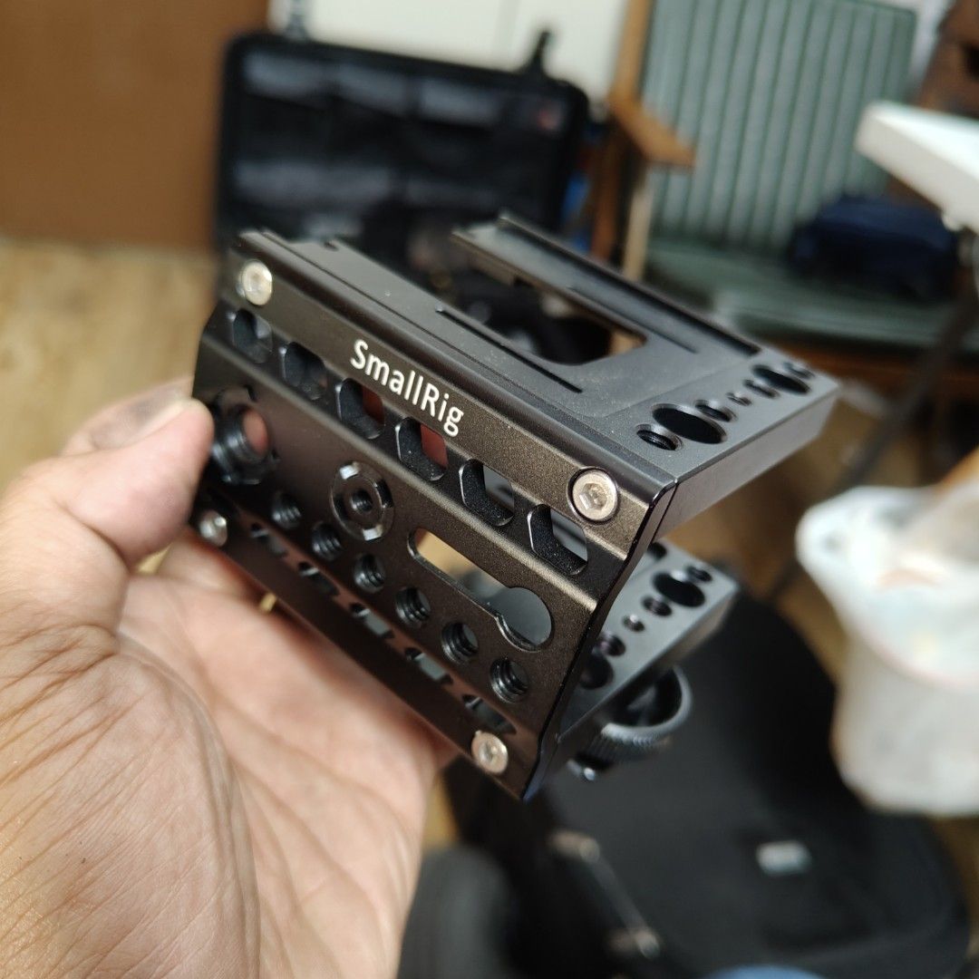 SmallRig Camera Cage (Category: Cameras) located in Manila. Submitted by rossinicalabig (Listing ID 1436345973, Image 1). Description: 1,700 Pesos only. SmallRig BSM 2298 Rodelink cage. It features multiple mounting points for 2 audio receivers and a secure design. It is designed to provide additional protection and mounting options for your camera..