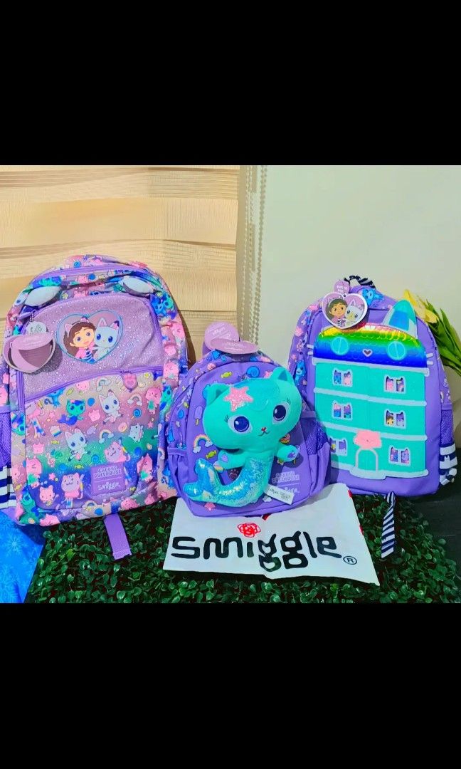 Smiggle Gabby's Dollhouse Junior Size Backpack (Category: Backpacks) located in Quezon City. Submitted by mhoniqvela04 (Listing ID 1436316025, Image 3). Description: Brandnew from Australia Complete Set No issue Set With Smiggle plastic Junior Size Detachable Mercat.