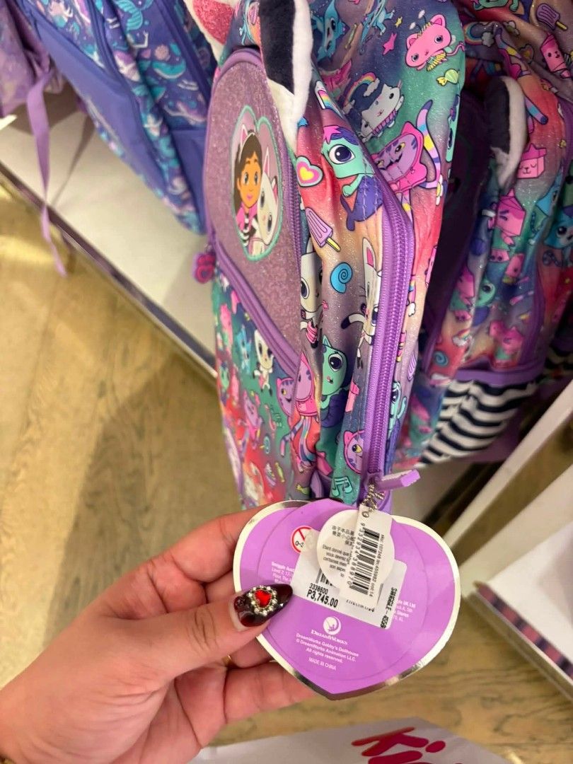 Smiggle Gabby's Dollhouse Large Back pack (Category: Backpacks) located in Quezon City. Submitted by mhoniqvela04 (Listing ID 1436315795, Image 2). Description: Brandnew from Australia Complete Set No issue Set With Smiggle plastic Large Size for Grade 4 and above.