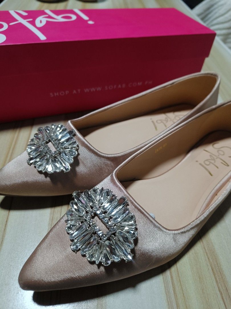 So Fab! Embellished Pointed Flats in Champagne (Category: Flats & Sandals) located in Orani. Submitted by mbfb_btn (Listing ID 1436418182, Image 2). Description: - So Fab! flats - Size 40 - Neutral color (Champagne) - Pointed toe design - Sparkling embellishment - Includes original box - Stylish and versatile for various occasions RFS: Used it once for my wedding ceremony only Ready to ship..