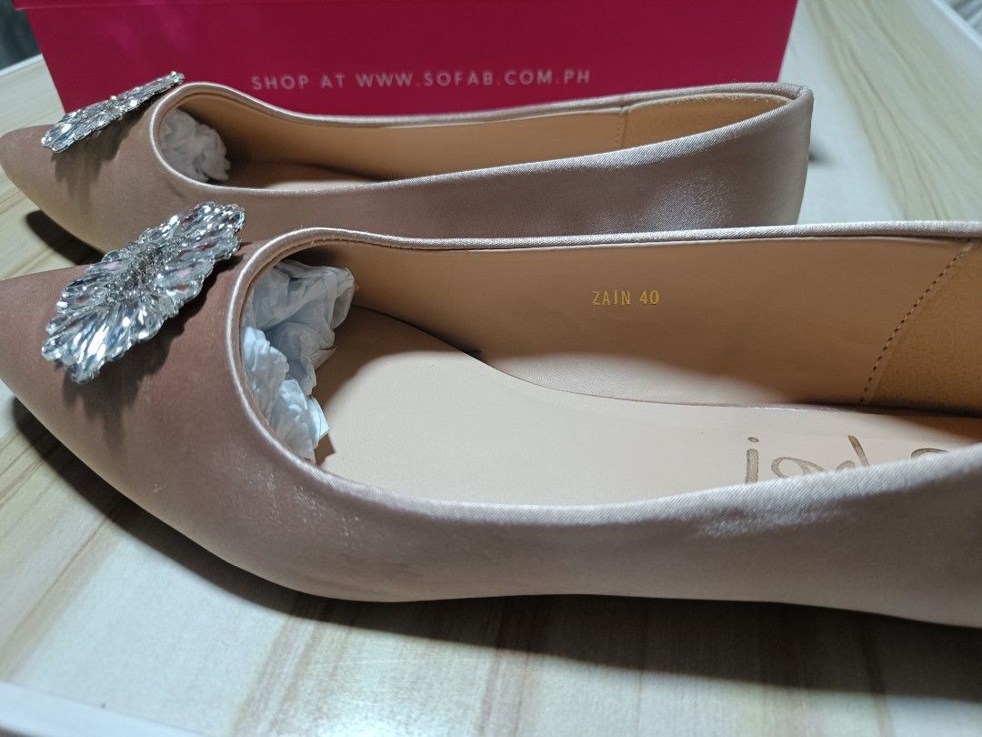 So Fab! Embellished Pointed Flats in Champagne (Category: Flats & Sandals) located in Orani. Submitted by mbfb_btn (Listing ID 1436418182, Image 3). Description: - So Fab! flats - Size 40 - Neutral color (Champagne) - Pointed toe design - Sparkling embellishment - Includes original box - Stylish and versatile for various occasions RFS: Used it once for my wedding ceremony only Ready to ship..