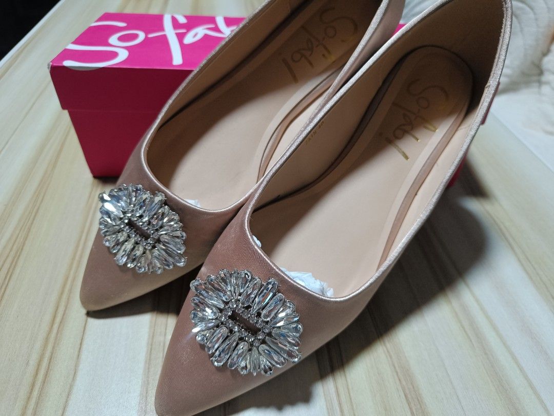 So Fab! Embellished Pointed Flats in Champagne (Category: Flats & Sandals) located in Orani. Submitted by mbfb_btn (Listing ID 1436418182, Image 1). Description: - So Fab! flats - Size 40 - Neutral color (Champagne) - Pointed toe design - Sparkling embellishment - Includes original box - Stylish and versatile for various occasions RFS: Used it once for my wedding ceremony only Ready to ship..