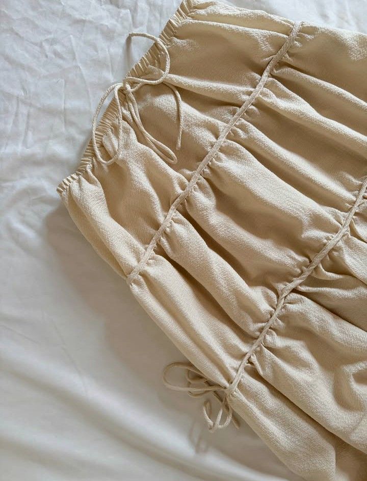 Summer cute top and maxi skirt set. (Category: Sets or Coordinates) located in Siniloan. Submitted by l.edea (Listing ID 1436449705, Image 3). Description: Once twice lang nause. color: Cream white size: xs-m no issue..
