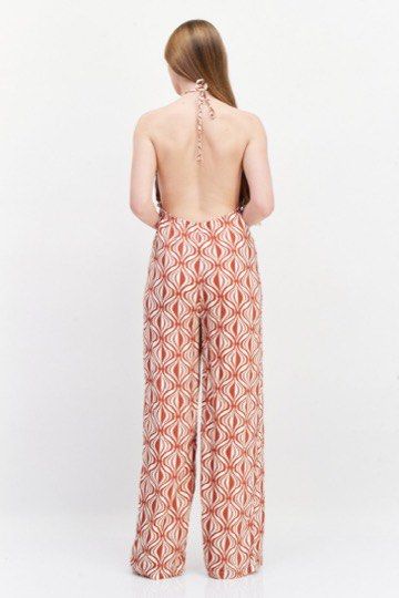 Summer Jumpsuits Pull & Bear Small to Medium (Category: Jumpsuits) located in Manila. Submitted by repeat_finds_ph (Listing ID 1436309439, Image 3). Description: 👉All are classified as thrifted (𝙪𝙣𝙬𝙖𝙨𝙝𝙚𝙙) some items may come with minor flaws due to pre-loved wear. 👉Color of product may slightly vary due to lighting, -— 🚗 𝐒𝐇𝐈𝐏𝐏𝐈𝐍𝐆 𝐃𝐄𝐓𝐀𝐈𝐋𝐒: Via Lalamove or direct J&T only Metro Manila: 75.00 Luzon: 95 Visayas/ Mindanao: 11