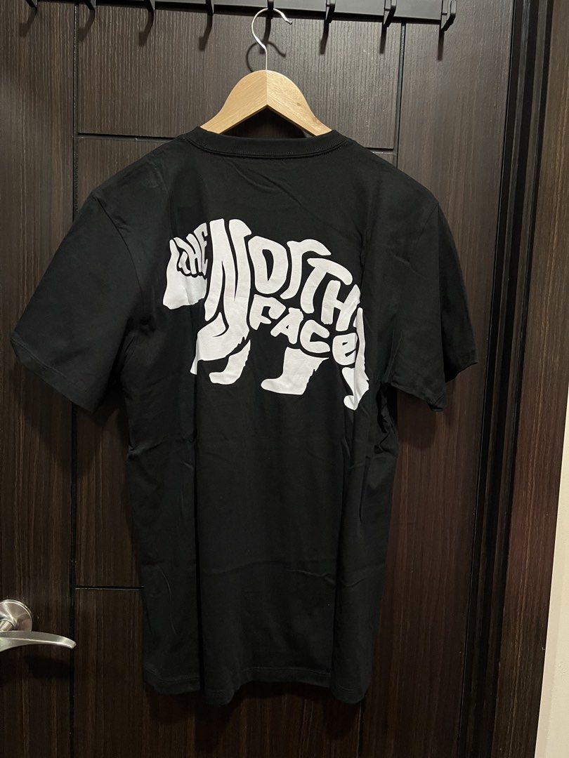 The North Face Black Tshirt Shirt (Category: Tshirts & Polo Shirts ) located in Quezon City. Submitted by ccloset.cleanup (Listing ID 1436420613, Image 2). Description: 100% AUTHENTIC 💛 ❌ I WILL NOT REPLY TO LOW BALLERS 📣NO WHEN WORN PHOTOS, since flat-lay measurements are provided 🛵Mode of Delivery: Only Lalamove, Grab, or Angkas *Booking & Shipping fees, booked and shouldered by the Buyer* 💰Mode of Payment: GCash or Bank Transfer (BDO or BP
