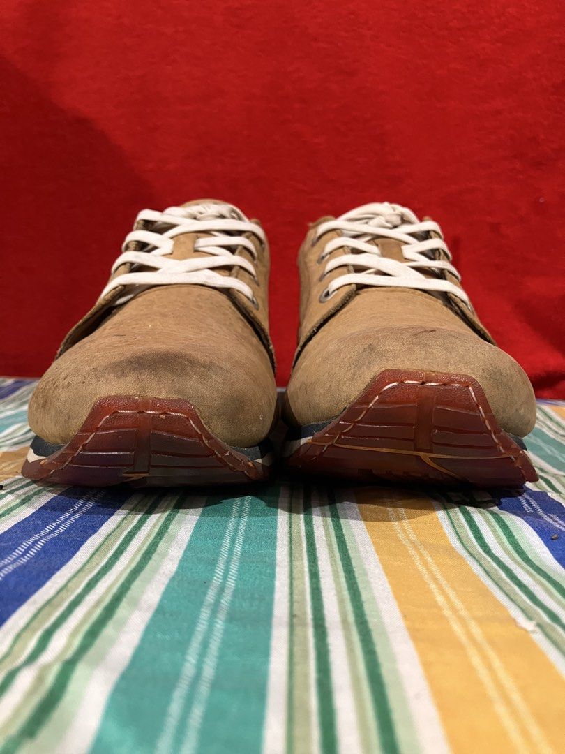 TIMBERLAND CHUKKA BOOTS SIZE 7.5 MEN (Category: Casual Shoes) located in General Mariano Alvarez. Submitted by adonid (Listing ID 1436320995, Image 3). Description: TIMBERLAND CHUKKA BOOTS ORIGINAL TIMBERLAND CHUKKA BOOTS GOOD CONDITION NORMAL SIGN OF USAGE ONLY SIZE 7.5 MEN.