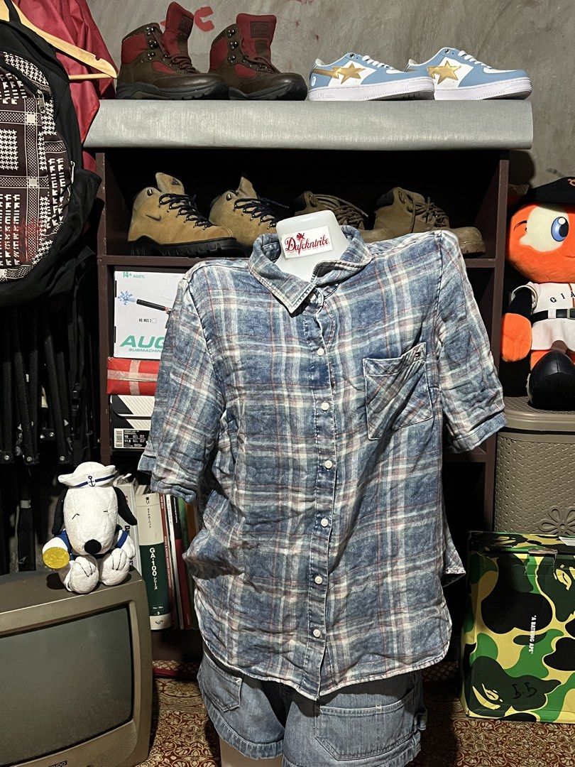 Tommy Hilfiger Plaid Shirt (Category: Tshirts & Polo Shirts ) located in San Pedro. Submitted by drip_from_thrift (Listing ID 1436389371, Image 1). Description: Brand: Tommy Hilfiger (17) Color Rate: 8.5 Conditions: 8.5 Dimes: 22 by 26 Size on Tag: Issue: .