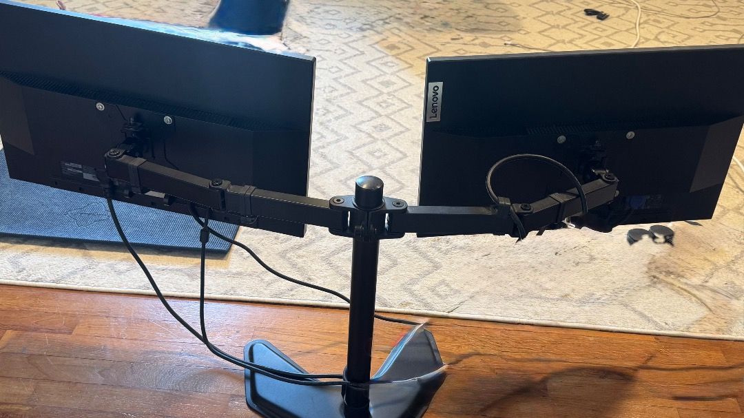 TWO Monitors with Dual Mount446567140242892801