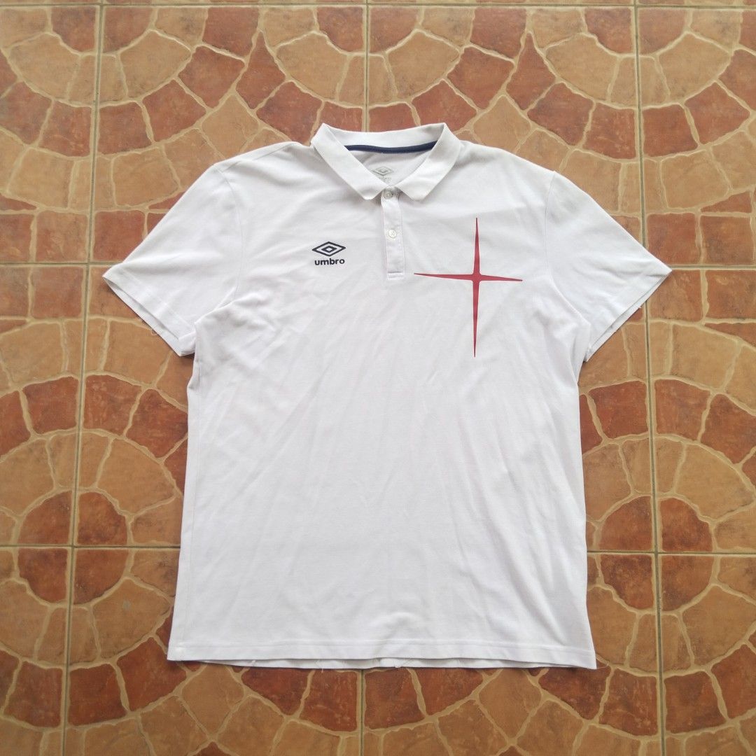 Umbro England White Polo Jersey (Category: Tshirts & Polo Shirts ) located in Tarlac. Submitted by ukay.kay.jay (Listing ID 1436361956, Image 1). Description: Brand: Umbro Condition: 9/10 Color Rate: 9/10 Issue: None Extra Info: Prints in pristine condition Dimes: 28.5(L)x 23(W) in Price: 200+sf (free for any purchase above 600 pesos) Shipping: J&T (Preferred), LBC Payment: Gcash (Preferred), Landbank, COD if LBC ‼️ITEMS ARE PRE-WASHED AND ALL IS