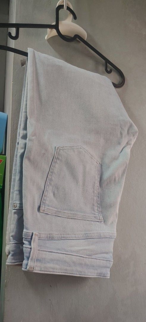 Uniqlo Ultra Stretch Jeans (Category: Jeans) located in Makati City. Submitted by rlvnlm (Listing ID 1436378207, Image 1). Description: - Light blue Uniqlo Ultra Stretch Jeans - Slim fit - Size 36 (see pictures for more details/dimensions) - Button closure and zipper - Stretchy and comfortable material - Classic five-pocket design.