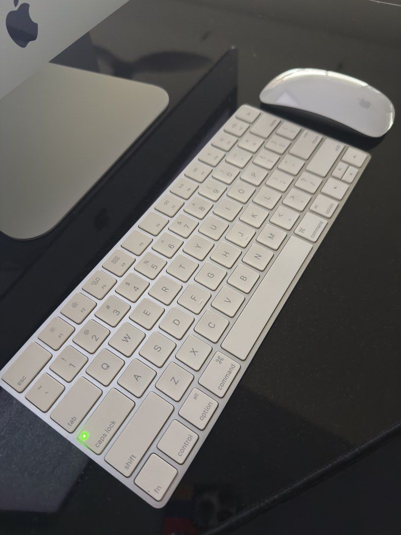 Very new Apple 27 inch iMac446680141482567683