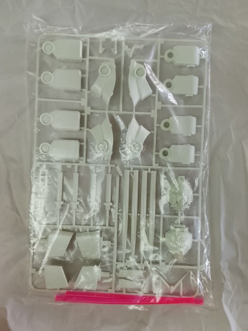Vintage 1980 Bandai 1/60 Big Scale RX-78-2 Gundam Gunpla Model Kit [Amuro Ray] (Category: Gundam & Model Kits) located in Makati City. Submitted by newtypecollectibles (Listing ID 1436290062, Image 3). Description: - True vintage Bandai model kit (early Bandai logo on box, on assembly instructions, on kit part/s, & on bonus catalogue) - There are signs of ageing to both the packaging & contents - Box is in very good condition considering its age 