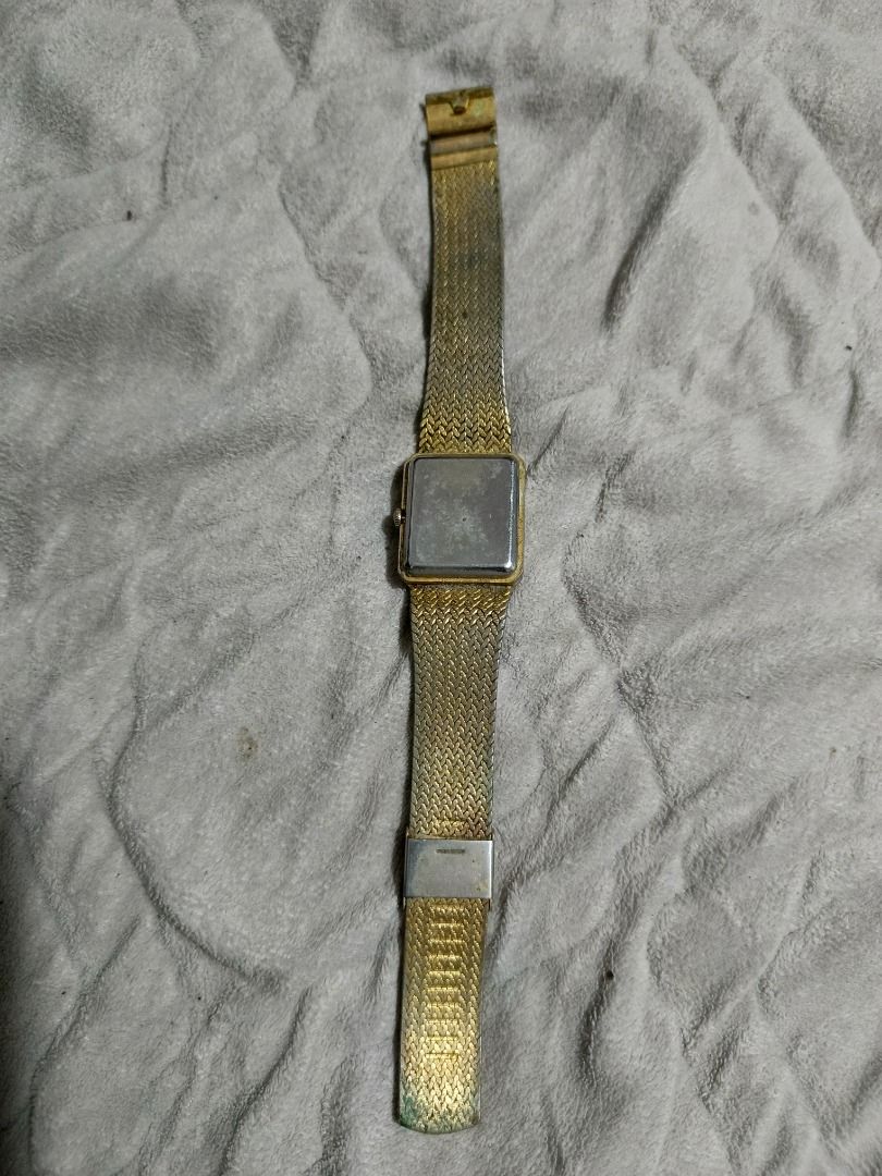 Vintage Geneva lifetime mainspring (Category: Women's Watches) located in Subic. Submitted by alasnilevie (Listing ID 1436460155, Image 3). Description: This vintage timepiece is a Geneva brand wristwatch, working and good condition featuring a characteristic gold-tone mesh or "nugget" style band. Based on its design and the "Geneva" branding, this watch likely dates from the 1980s..