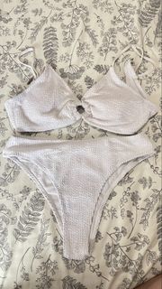 (Category: ) located in . Submitted by declutterrgirlyy (Listing ID 1436338012, Image 1). Description: .