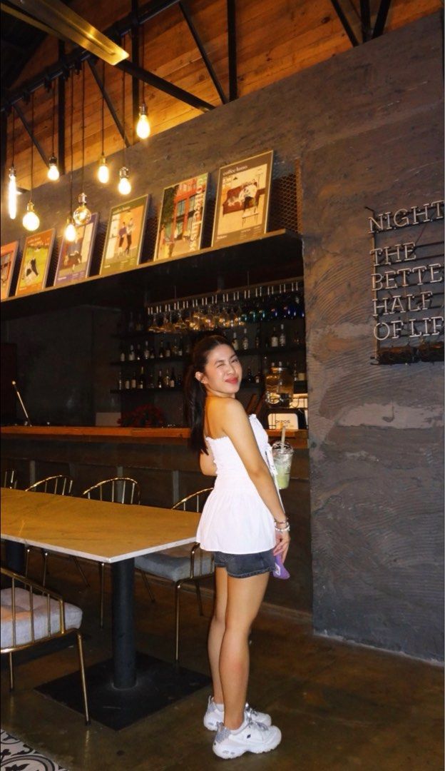 White Tube Top with Bows (Category: Sleeveless) located in Angeles City. Submitted by riel4228 (Listing ID 1436421455, Image 3). Description: may pink stains po sa baba, check 2nd pic.
