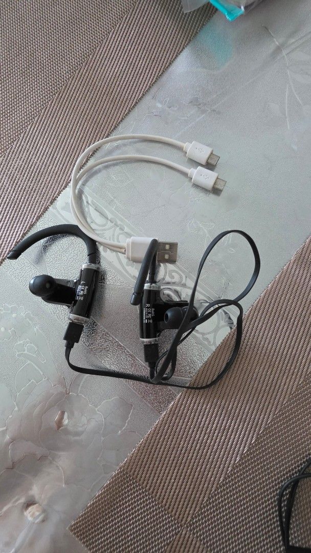 Wireless Bluetooth Headphones446819641549148160