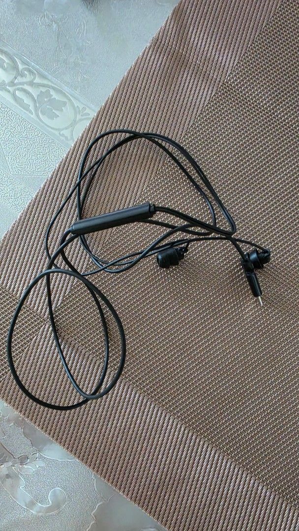 Wireless Bluetooth Headphones446819641549148161