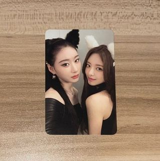 WTT/WTS Itzy Guess Who Photocards, Hobbies & Toys, Memorabilia
