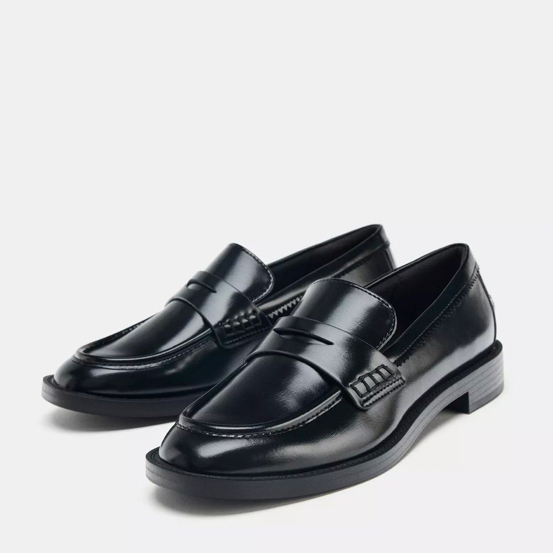 Zara Black Loafers (Category: Loafers) located in Davao. Submitted by eki__ (Listing ID 1436389589, Image 2). Description: - Zara black loafers - Glossy finish - Slip-on design - Rounded toe - Low heel - Versatile for casual and semi-formal outfits Orig Price: ₱2,595. Selling low..